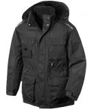 schwarze Winterjacke wasserdicht